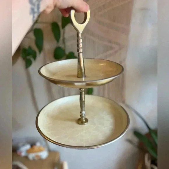 Godinger Two Tier Pastry Stand, Cupcakes Server, Dessert Stand 14” H - Picture 5 of 10